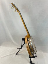 Load image into Gallery viewer, Broadmoor Leader