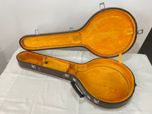Load image into Gallery viewer, Vintage tenor banjo case