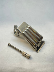 Clamshell tailpiece