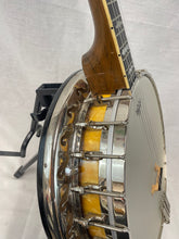 Load image into Gallery viewer, B&amp;D Silver Bell Serenader