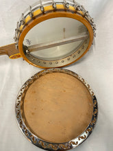 Load image into Gallery viewer, B&amp;D Silver Bell Serenader