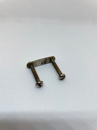 Resonator attachment hardware